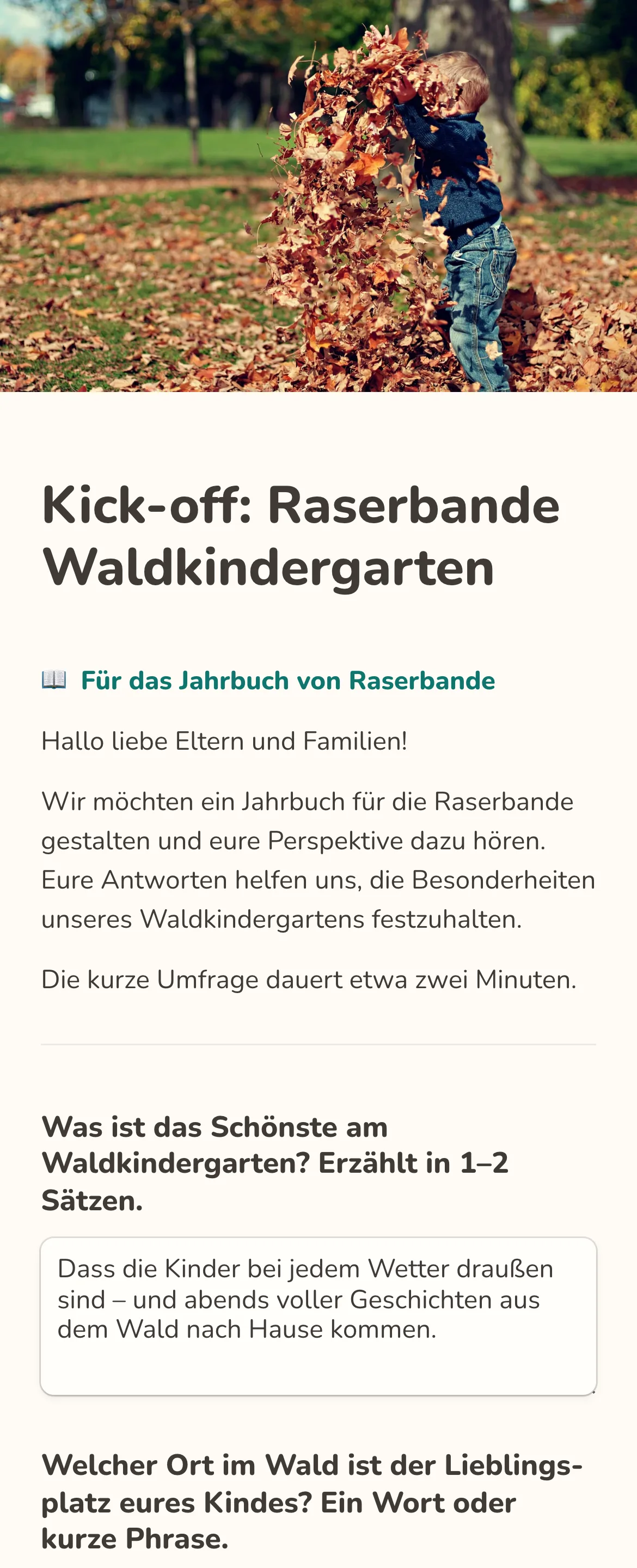 Fragerunde auf dem Handy: „Was ist das Schönste am Waldkindergarten? Erzählt in 1–2 Sätzen.“ mit einer Antwort